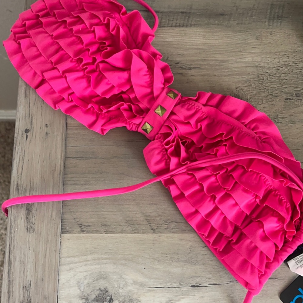 Cute bikini top!